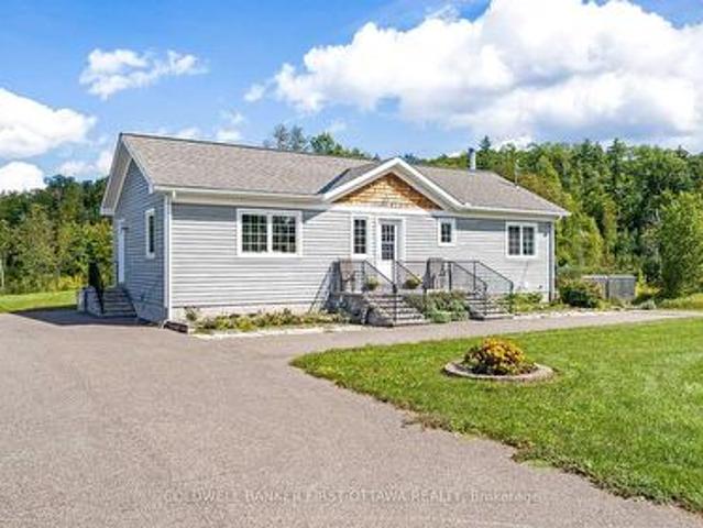 House for sale in Lanark Highlands, Eastern Ontario