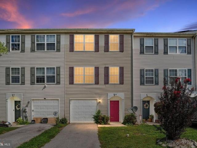 Townhouse for sale in Falling Waters, West Virginia