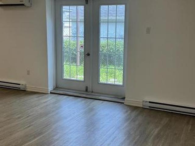Commercial for rent in Ancaster, Ontario
