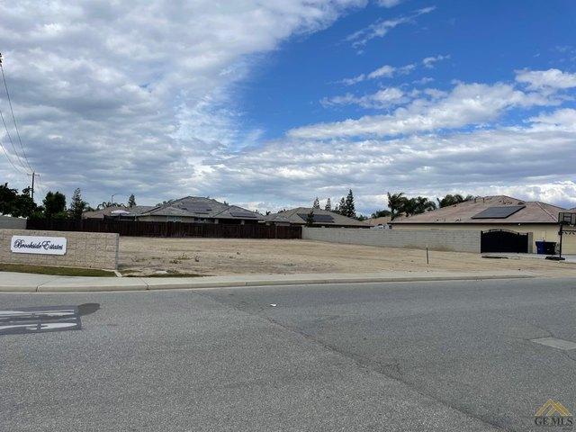 Land for sale in Shafter, California
