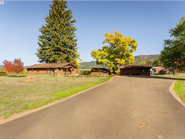 Commercial for sale in Oregonia