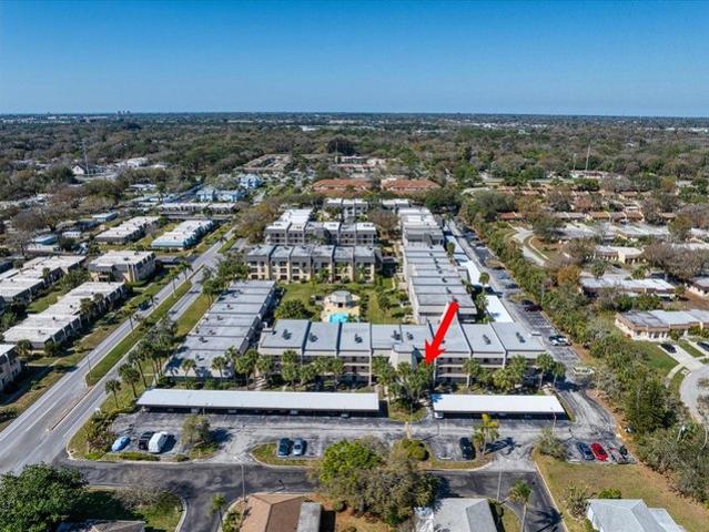 Condo for sale in Seminole, Florida