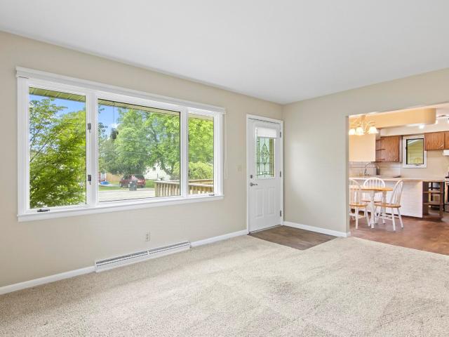 House for sale in Maple City