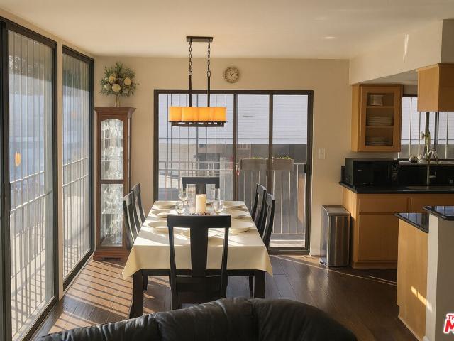 Condo for sale in Canoga Park, California