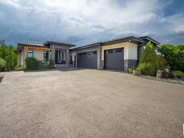 House for sale in Alberta