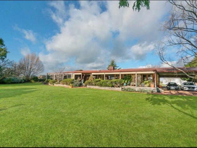 Cottage for rent in Camerons Creek, Victoria