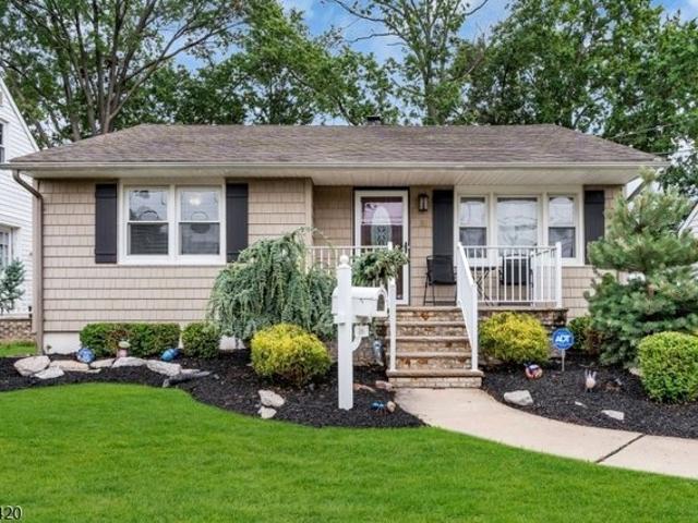 House for sale in Edison, New Jersey