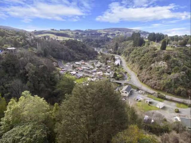 House for sale in Otakou