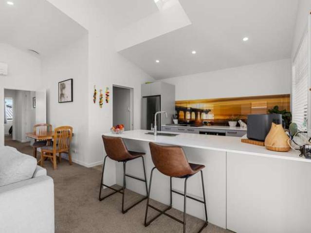 House for sale in Chaslands, Canterbury