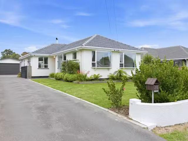 House for sale in Chaslands, Canterbury