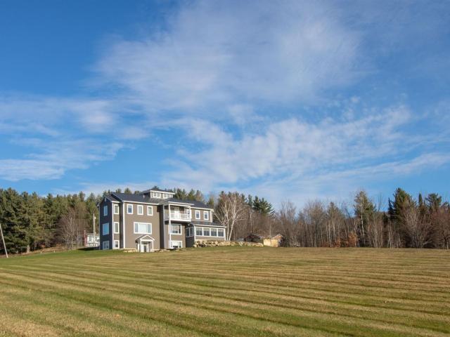 House for sale in Barton