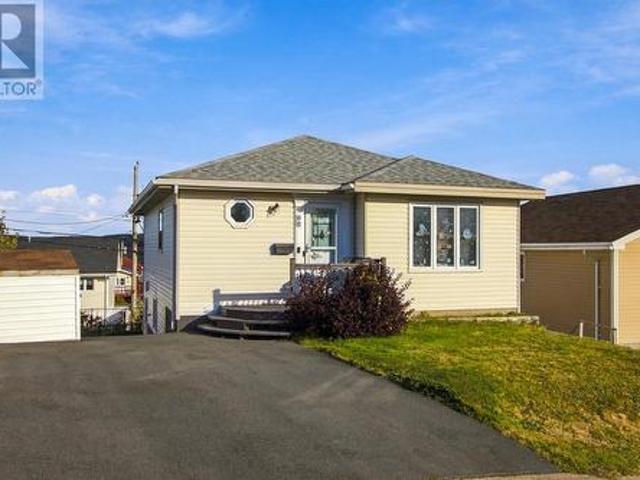 House for sale in Cowan Heights, St. John's