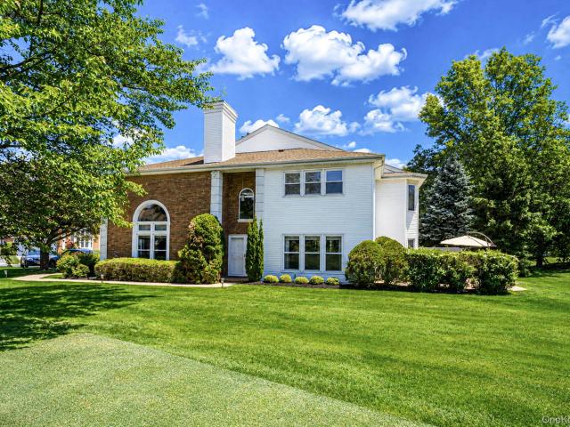 Condo for sale in Huntington, New York