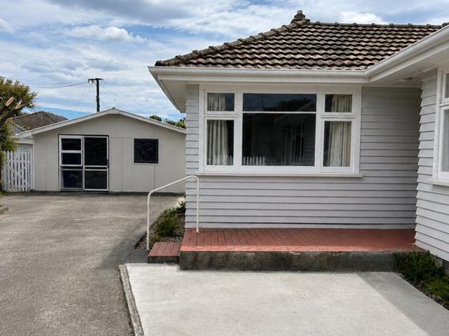 House for rent in Chaslands, Canterbury