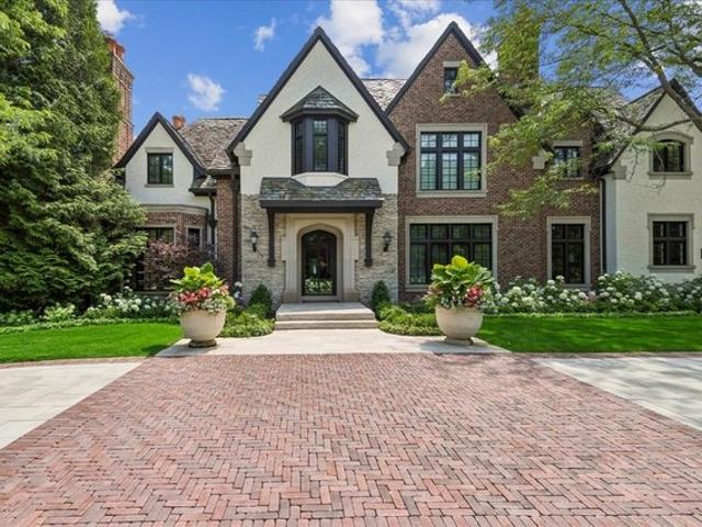 House for sale in Highland Park, Lake County