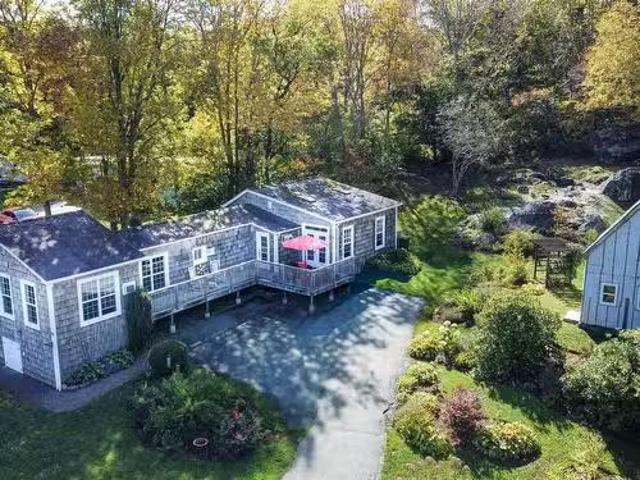 House for sale in Milton, Queens County