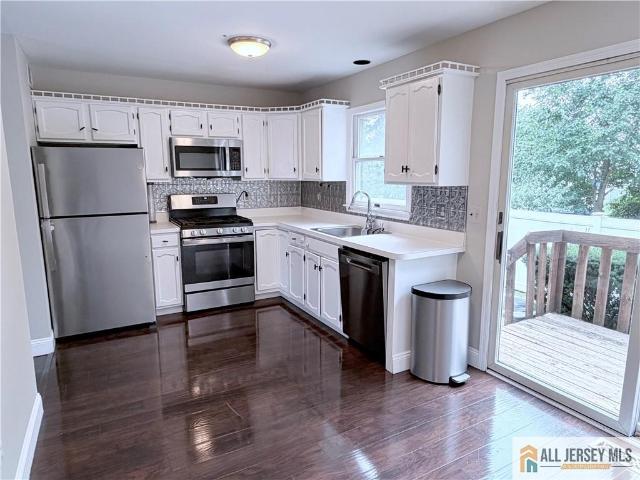 Townhouse for sale in Middlesex, New Jersey