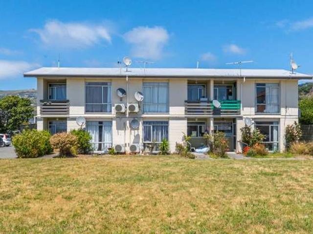 House for sale in Chaslands, Canterbury