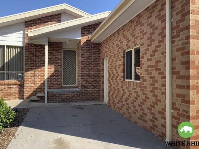 Townhouse for rent in Queanbeyan