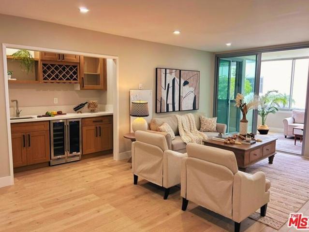 Condo for sale in Canoga Park, California