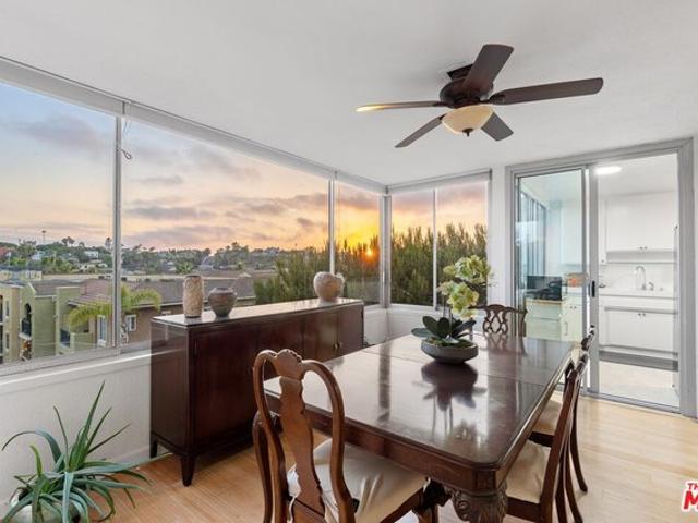 Condo for sale in Canoga Park, California
