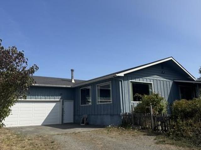 House for sale in Bandon, Coos County