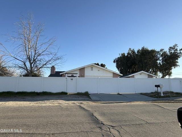 House for sale in Littlerock, California