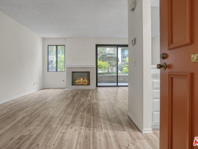 Condo for sale in Canoga Park, California