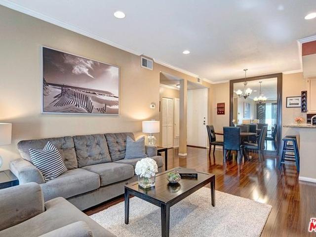 Condo for sale in Canoga Park, California