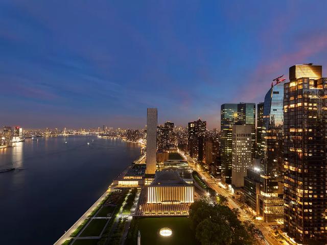 Property for sale in Manhattan Community Board 6, New York