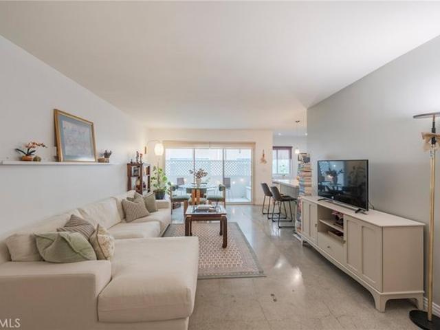 Condo for sale in Canoga Park, California
