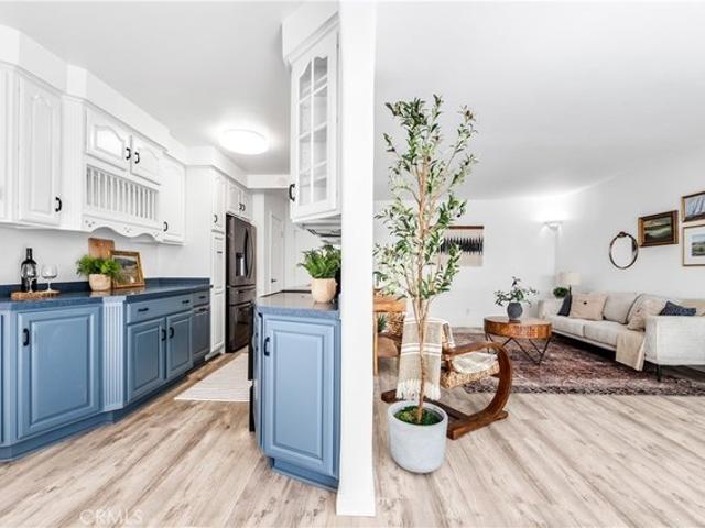 Condo for sale in Canoga Park, California