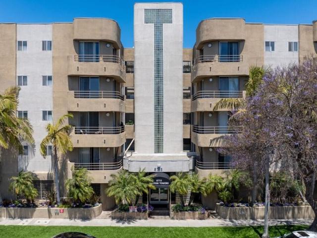 Apartment for rent in Canoga Park, California
