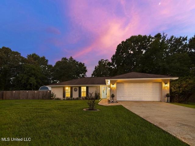 House for sale in Diamondhead, Mississippi