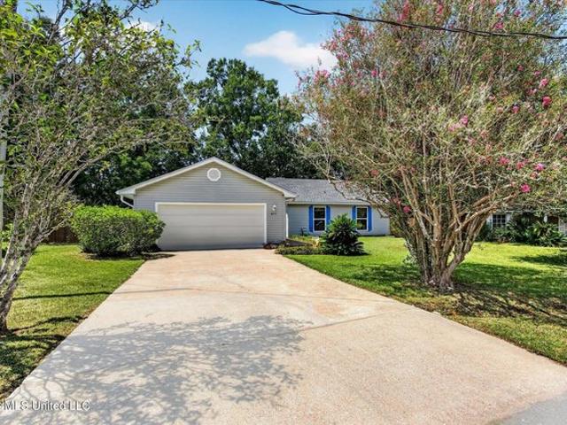 House for sale in Diamondhead, Mississippi