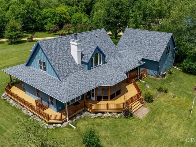 House for sale in Mchenry, Illinois