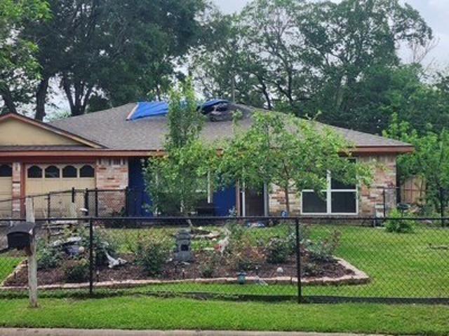 House for sale in Hitchcock, Texas