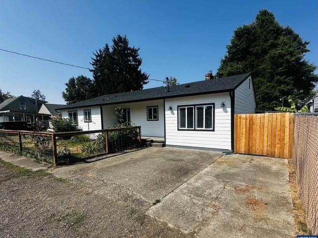 House for sale in Oregonia