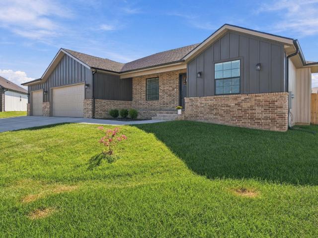 House for sale in Nixa, Christian County