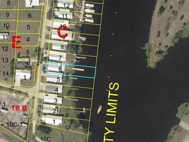 House for sale in Moore Haven, Florida