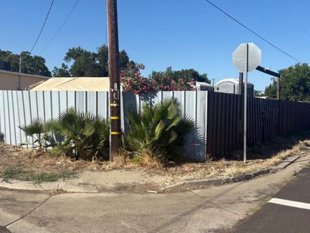 Land for sale in Patterson, California