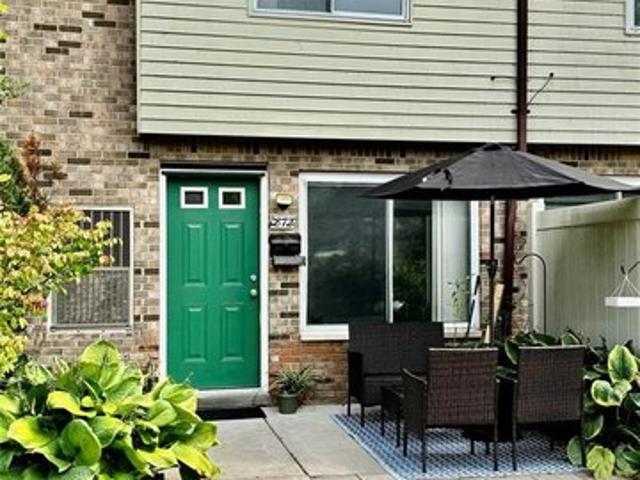 Townhouse for sale in New Hudson, Michigan