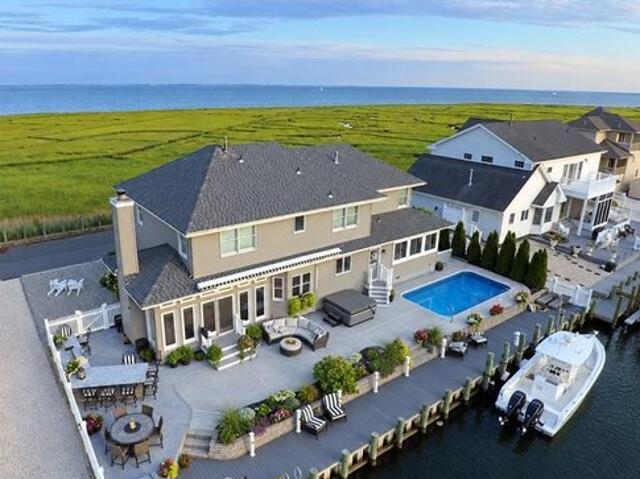 House for sale in Sunrise Beach, Lacey Township