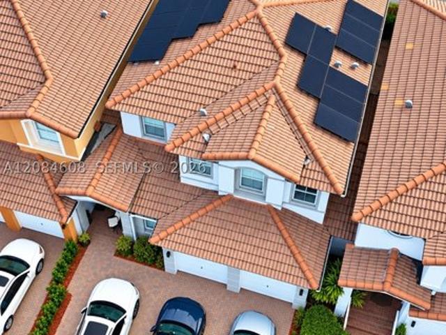 Townhouse for sale in Doral, Florida