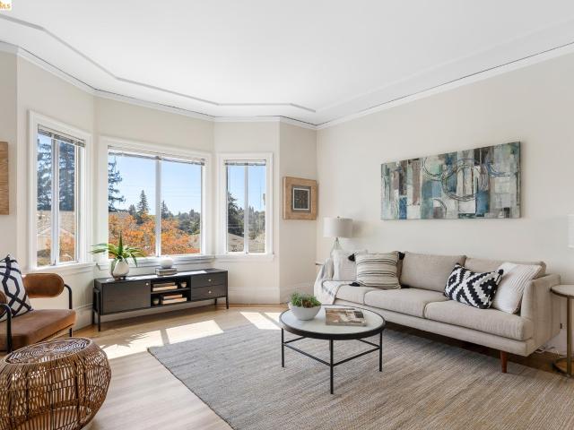 House for sale in Lakeshore, Oakland
