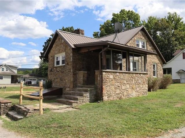 House for sale in Ligonier, Pennsylvania