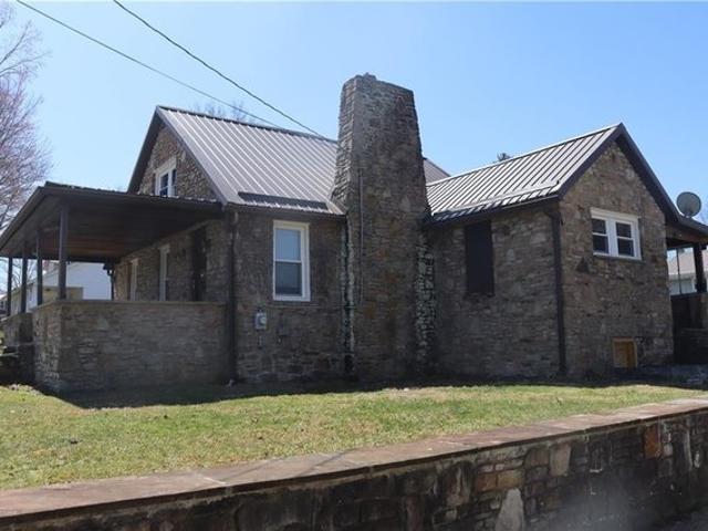 House for sale in Ligonier, Pennsylvania