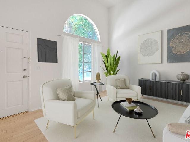 Condo for sale in Northridge