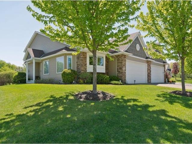 Townhouse for sale in Circle Pines, Minnesota