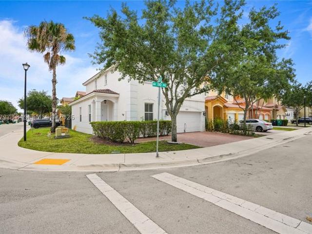 Townhouse for sale in Doral, Florida